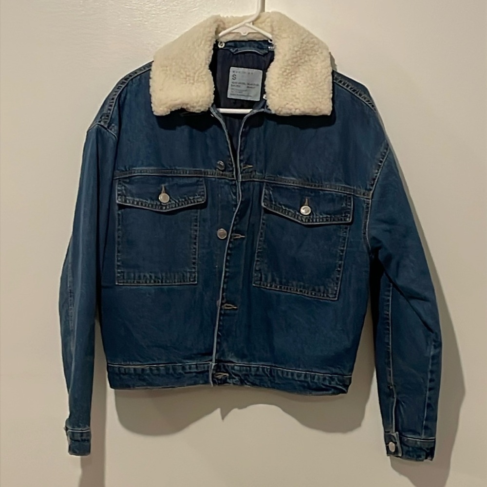 NWOT Denim Jacket With Sherpa Collar Color Dark Denim Blue Size Small